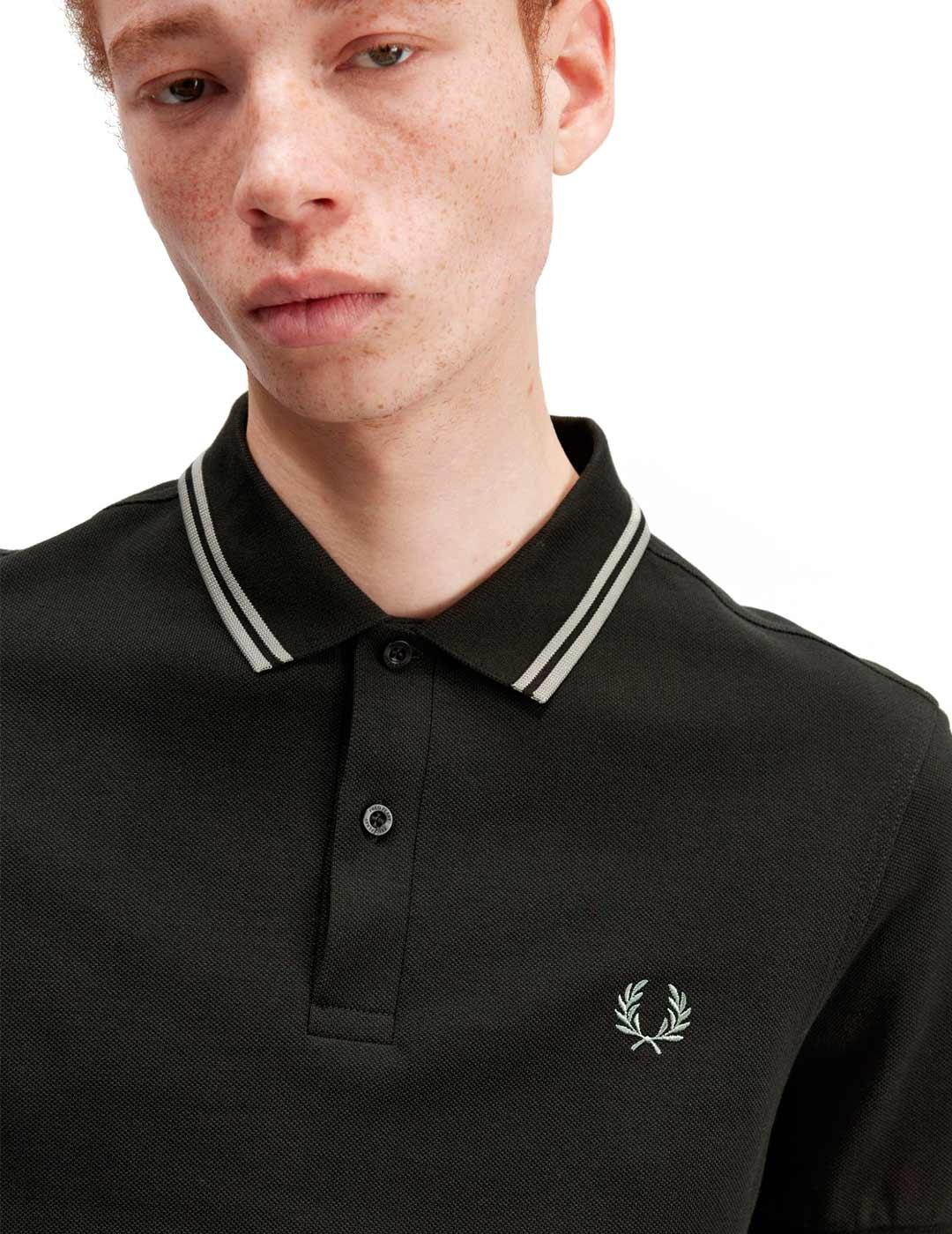 Fred Perry M3600 Polo Hombre Franjas Verde Oscuro