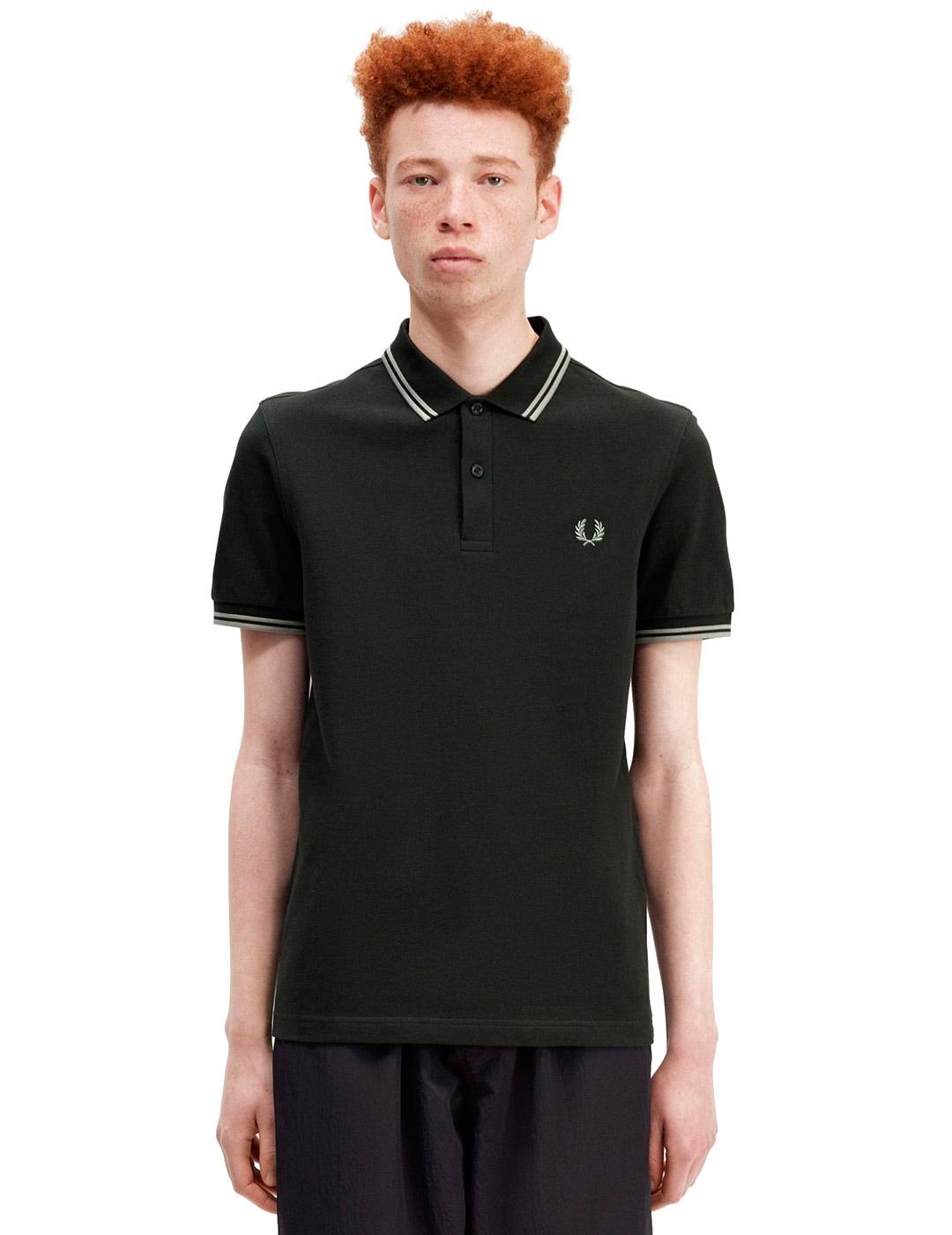 Fred Perry M3600 Polo Hombre Franjas Verde Oscuro