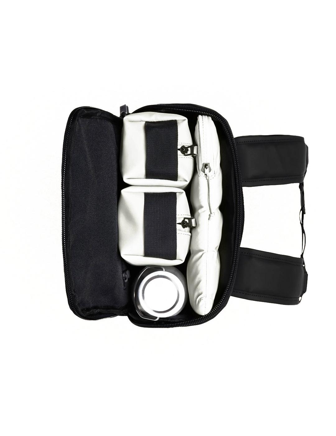 Mochila Rains Trail Cargo Backpack Negra